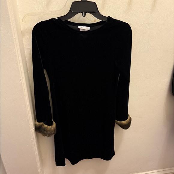 Bonnie Jean Dresses & Skirts - Black Velvet Dress with Faux Fur Cuffs